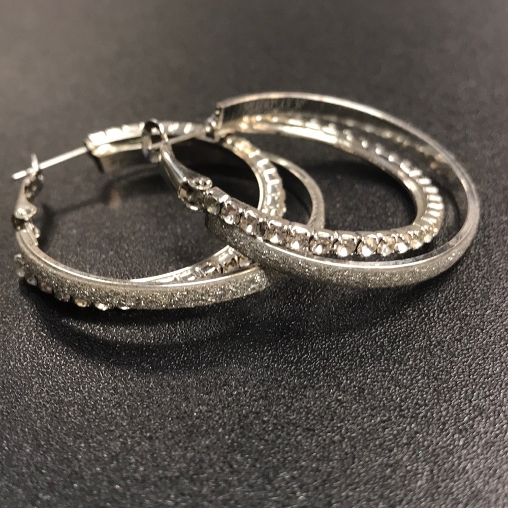 NWOT White Crystal Silver Tone Shimmer Hoops w Box